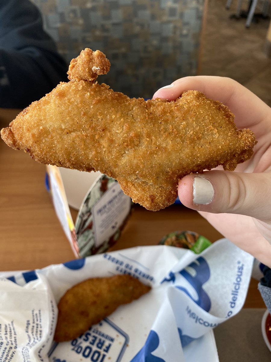 val_gage's tweet photo. Hey @culvers thanks for the U.P. looking chicken tender at the Marquette Culver’s 🎉 https://t.co/bz0T1jiTJI