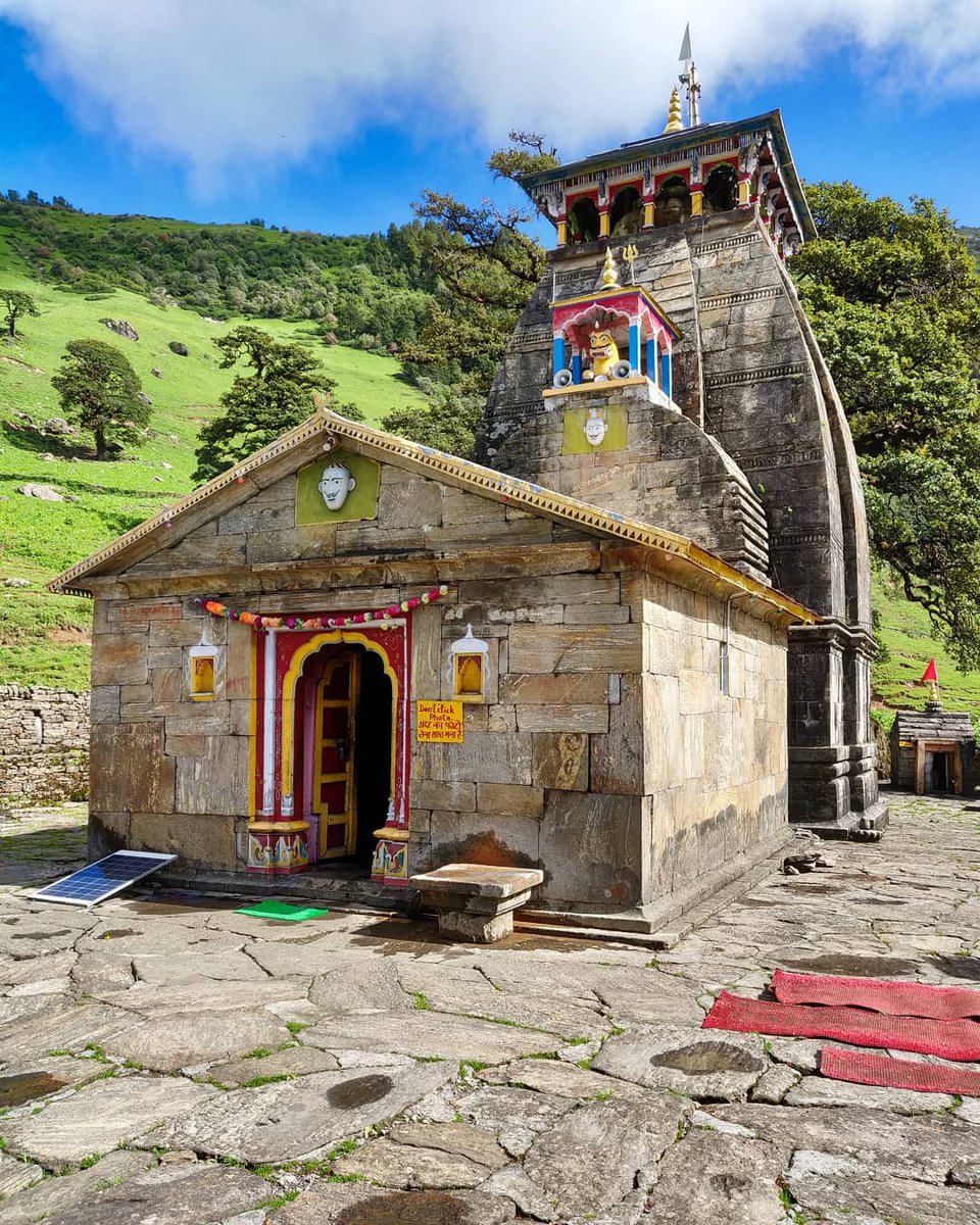 Madhyamaheshwar Temple, Garhwal, Uttarakhand