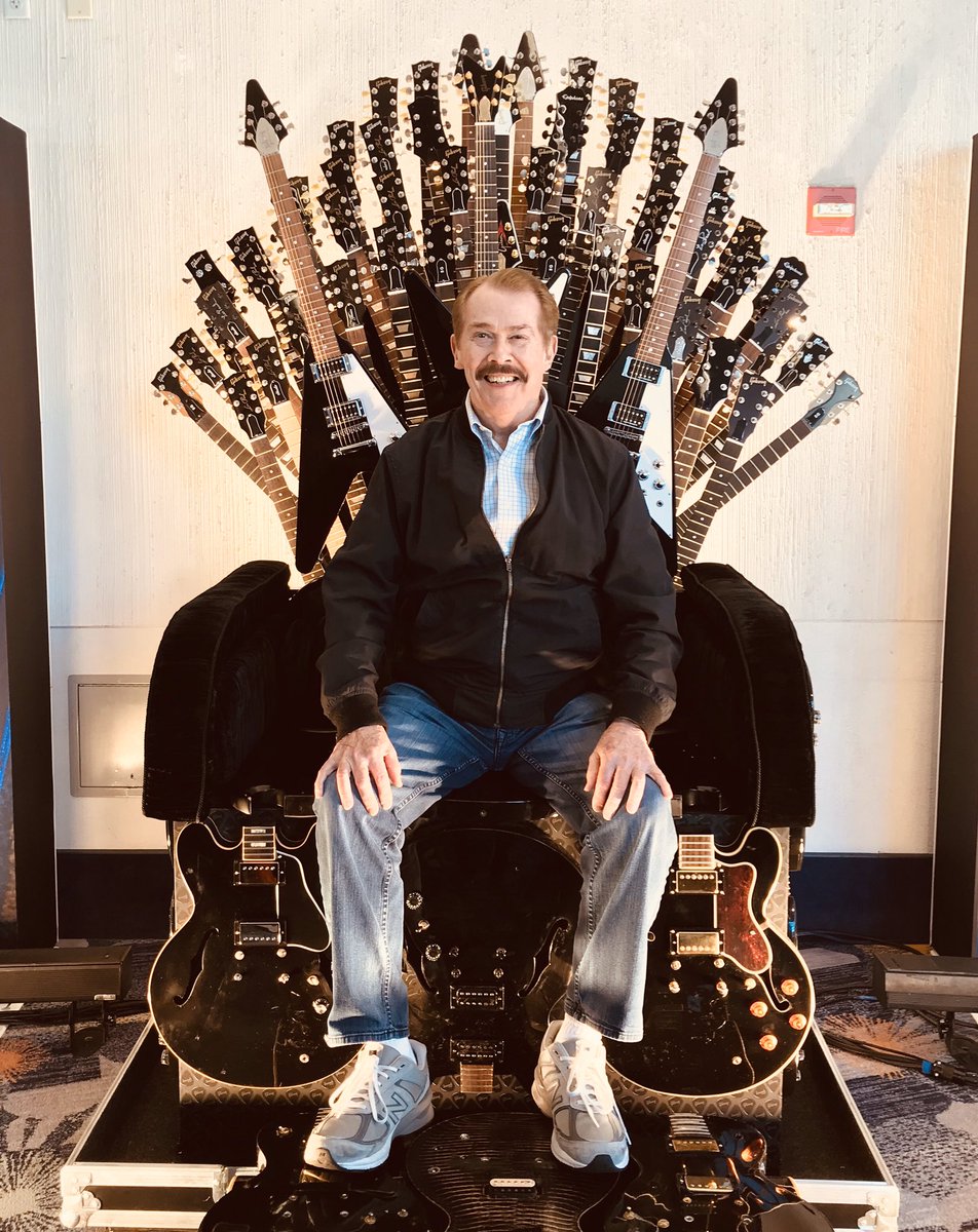 FakeClaytonErb's tweet photo. 🎼 It took 85 years to finally get the throne I deserve. While Harry steps down, I’ll be stepping in. https://t.co/dCzfHTVrDQ