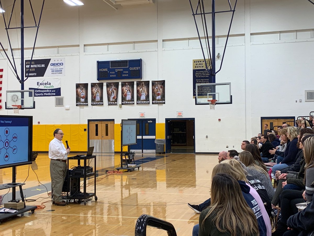 Enjoying my holiday Monday teaching #Stopthebleed to ⁦<a href="/NorwinSD/">Norwin School District</a>⁩ faculty &amp; staff w/ ⁦<a href="/UPMC/">UPMC</a>⁩ Trauma &amp; North Huntingdon EMS.