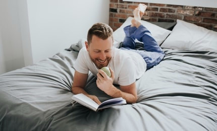 havensleepco's tweet image. Percale or Sateen? Choosing sheets isn't rocket science.
Buy Percale if you enjoy a crisp, cool, and lightweight feel.
Buy Sateen if you'd like a luminous sheen and silky-smooth feel.
#bedfacesheets #percale #sateen #bedfacebyhaven