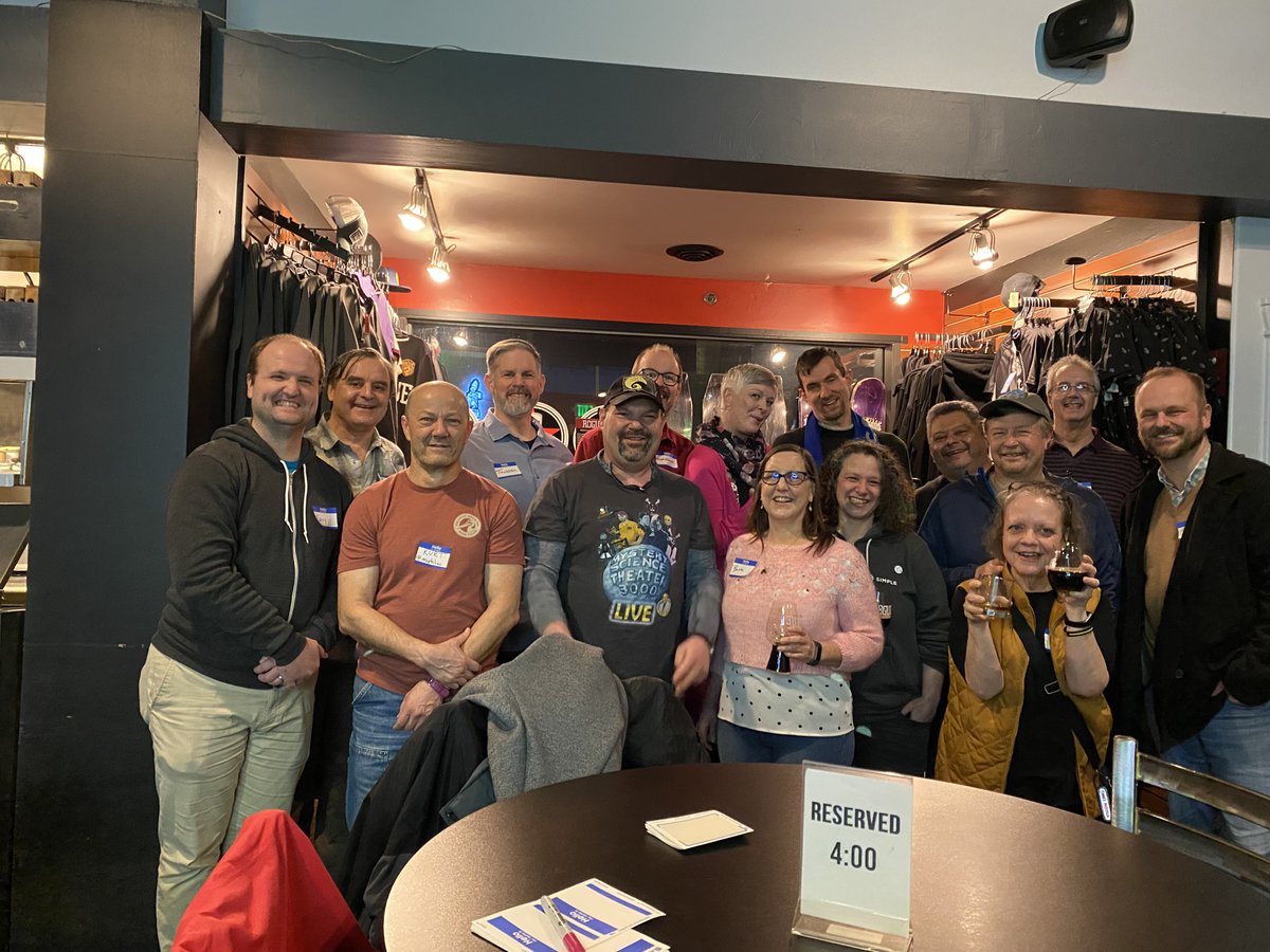 beerandblog's tweet image. Another photo (this one by @AGoodHusband) of some of the #beerandblogreunion gang that met up Jan. 17 at Rogue Eastside. The 2nd scheduled meetup is this Friday, Jan. 24 from 4-7. Join us! bit.ly/BnB2020RollCall