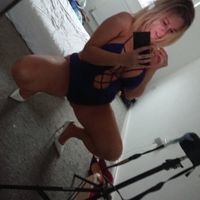 Some days i like to strut around at home in my swimsuit 👙 🖤 Just because 💦 https://t.co/95fBGtw9k3 https://t<a href="/tag/webcam"class="tags"><span>#webcam</span></a><a href="/tag/webcamgirls"class="tags"><span>#webcamgirls</span></a>