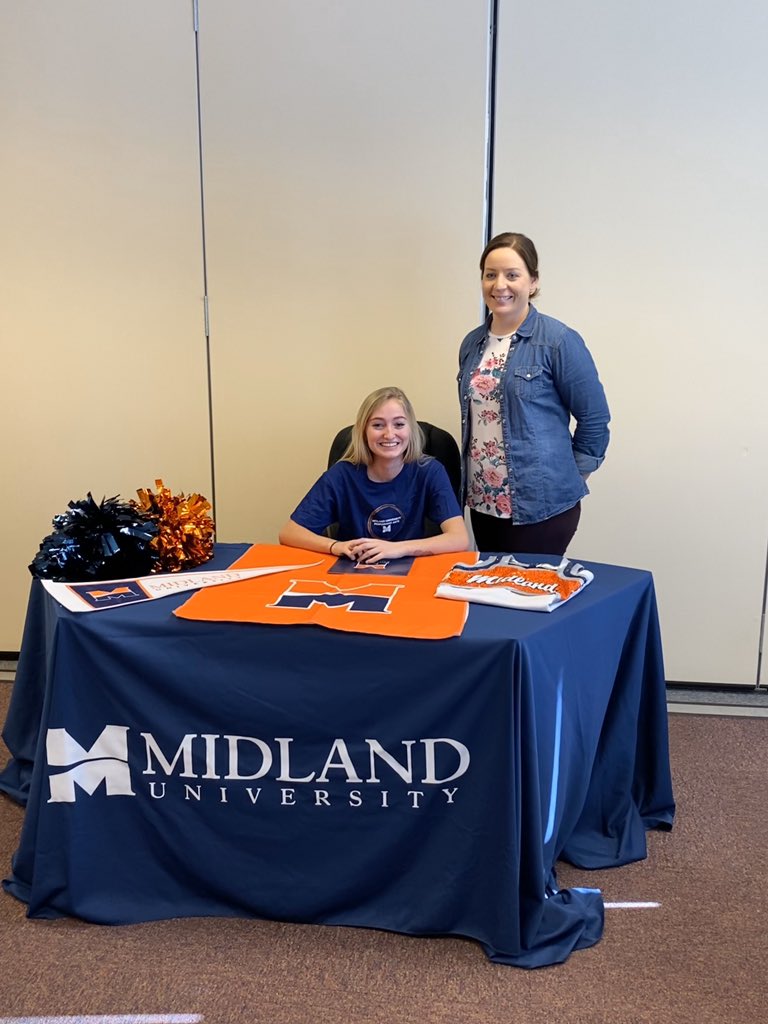 Congratulations to <a href="/WestSiouxCSD/">West Sioux</a> Senior dancer <a href="/ASchreiner2020/">Alyssa Schreiner</a> on signing to <a href="/MidlandUDance/">Midland U Dance</a> team! We are so proud of you Alyssa! Best of luck! #westsioux
