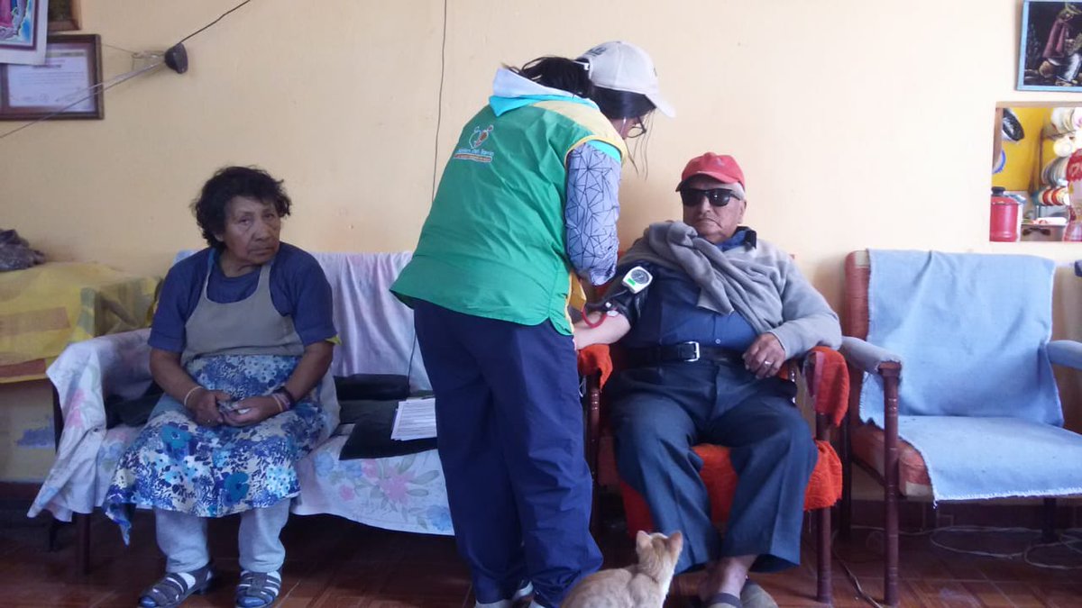 Salud_Napo's tweet photo. #Cayambe | El Centro de Salud Ascázubi, realiza visitas domiciliarias a grupos vulnerables gracias a la estrategia #MédicoDelBarrio #SaludParaTodos https://t.co/Jwy7sFTPXO