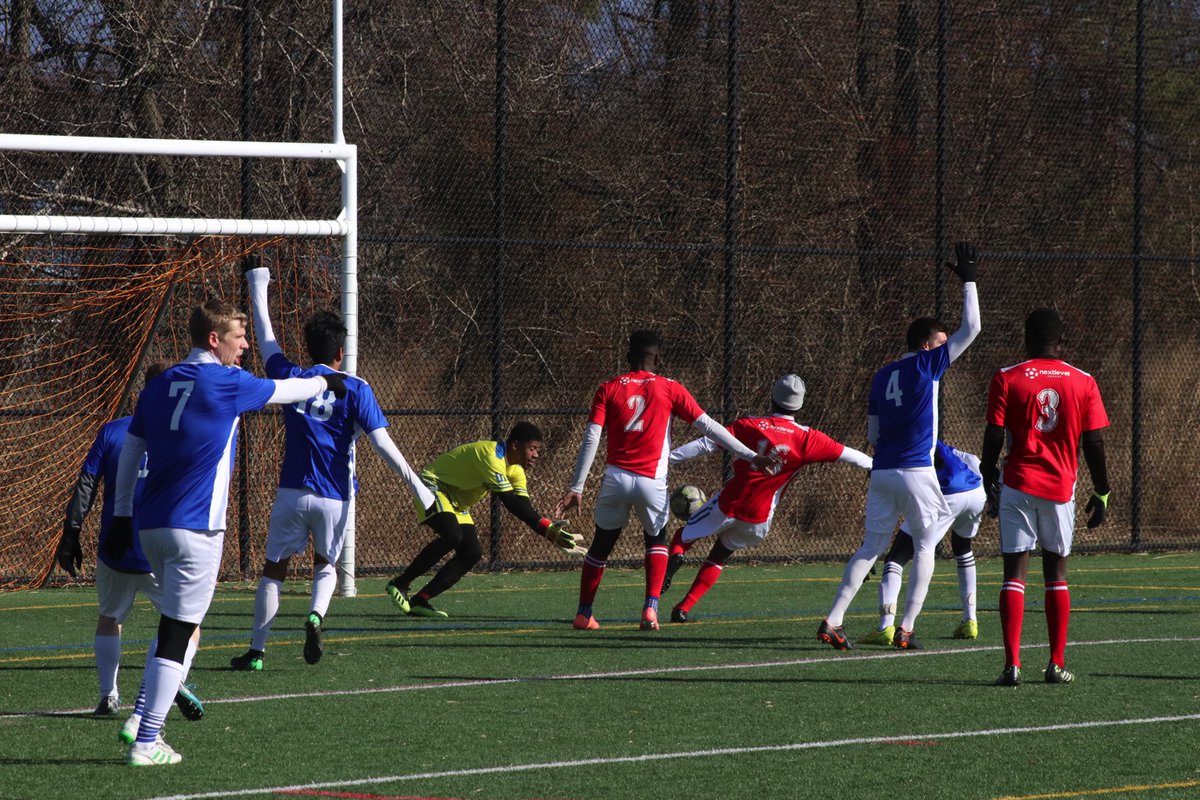 mdjones_13's tweet image. looking for a hand ball @BlueSideFC @marylandsoccer #mortoncup