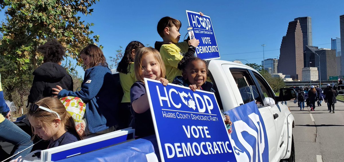 harrisdemocrats's tweet photo. #TeamHCDP at the Martin Luther King Jr. Parade 2020. His legacy will live on! #MLKDay2020 https://t.co/JPPB8W2iXq