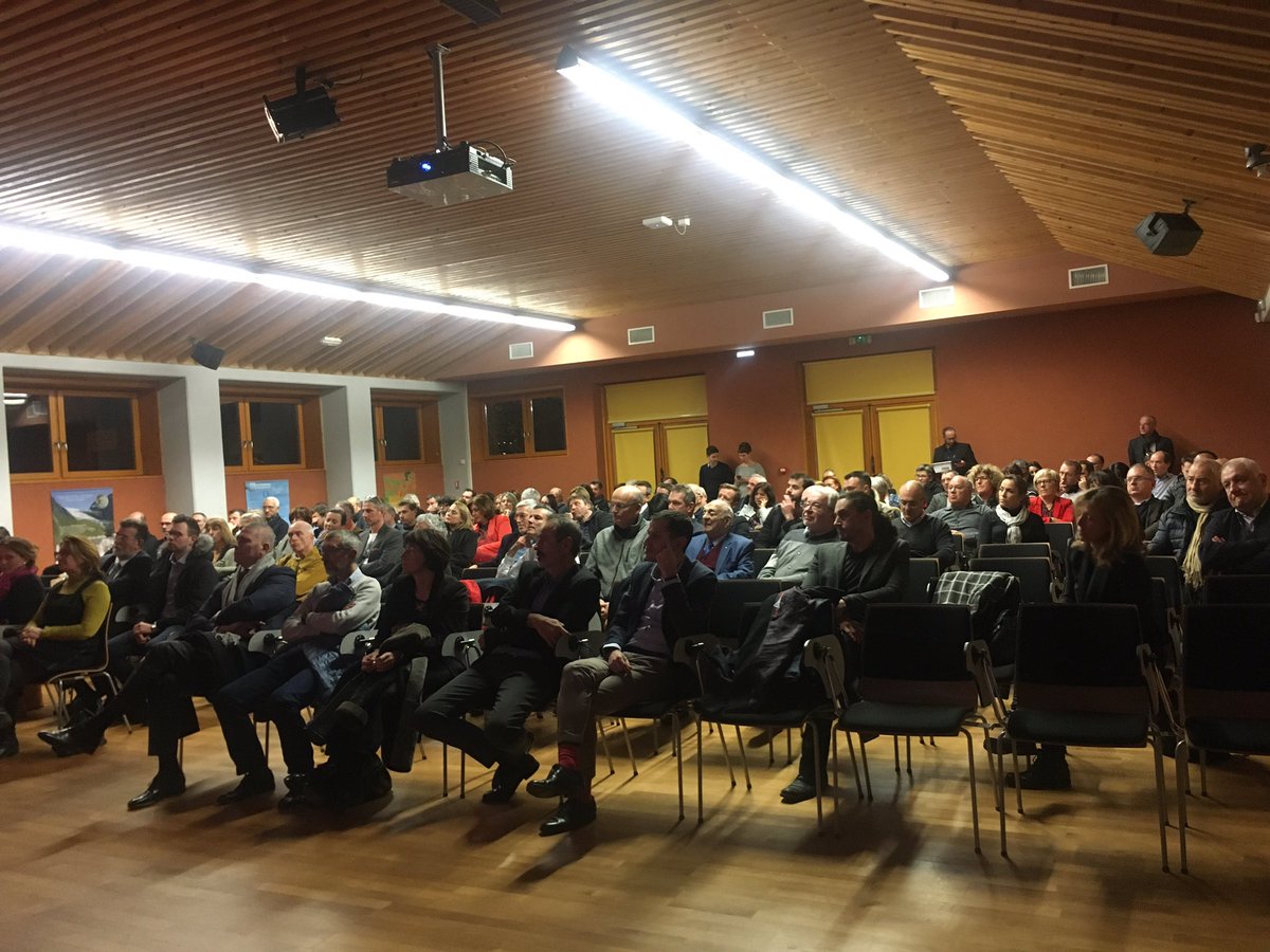 ccidrome's tweet photo. Vœux du Président @AlainGuibert : « Je formule le vœu que 2020 voit tous ces collectifs - club d’entreprises, réseaux - garder leur dynamisme et leurs actions au bénéfice de tous les entrepreneurs de la Drôme. » #ccidrome https://t.co/mSrbZ53CZO