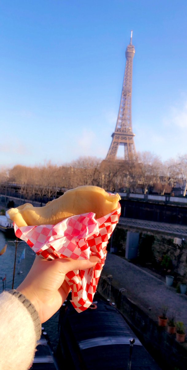 ln_ello's tweet image. Voilà! That’s my view of the day 🥰 #Paris #eiffeltour