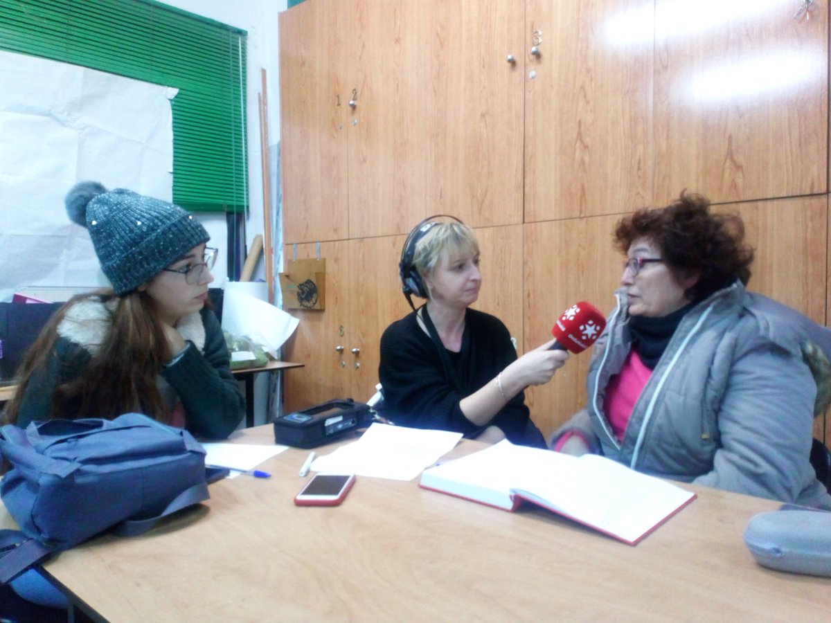 AVA_Aluche's tweet photo. Las casas de apuestas son la nueva droga de nuestros barrios. Los medios de comunicación lo saben; algunos toman partido y denuncian esta situación. Otros viven de la publicidad y no cuentan cómo está creciendo la ludopatía entre jóvenes y dentro de familias d nuestros barrios. https://t.co/WjW34bIOAF