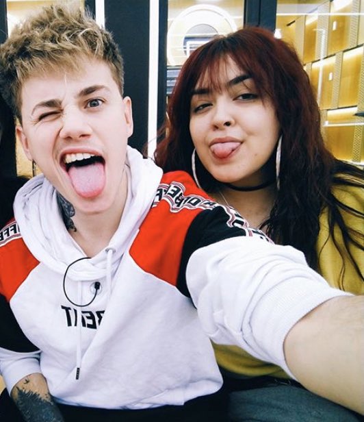 archiveehugo's tweet photo. Salvar Ariadna al 25152 🕊
#OTDirecto20e https://t.co/tfV8XRQ4qw