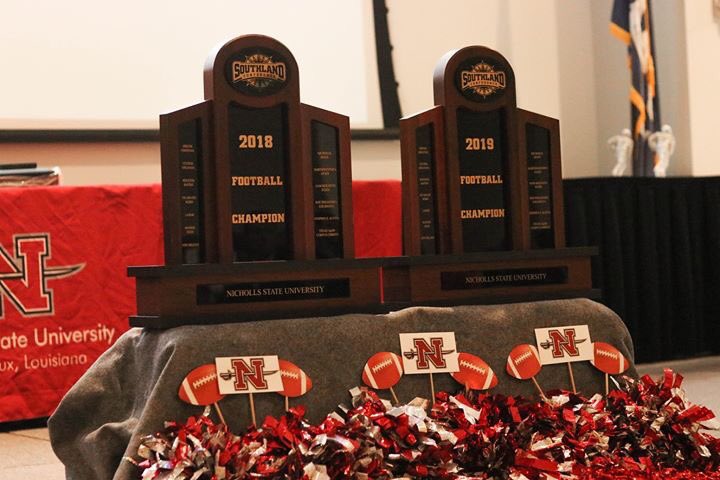 Nicholls_FB's tweet photo. We closed our 2019 story with our annual awards banquet.
We swept our Louisiana rivals, added three more 🏆 🏆 🏆 , another 💍, and a third straight trip to the #FCSPlayoffs
📸 https://t.co/e9g41l0wUd
#GeauxColonels ⚔️ #r19htNow https://t.co/42FxjOYMgQ