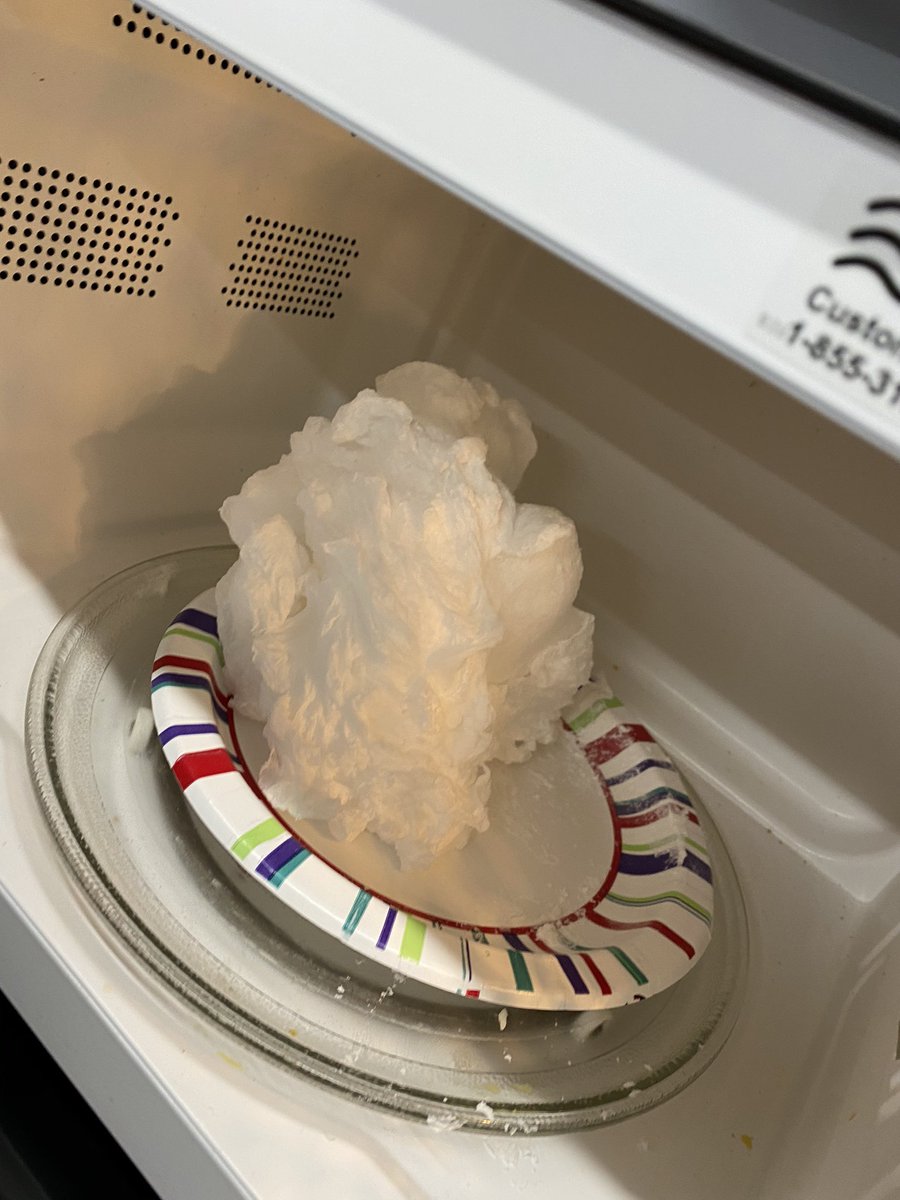 GoldbergTeach's tweet photo. @MLMSmuskies 8th grade Ss learned that solids expand when heated as well. We watched Ivory soap expand. Then, we applied our knowledge to write a CER on how popcorn pops. #chemistry https://t.co/3meEBuVWLC