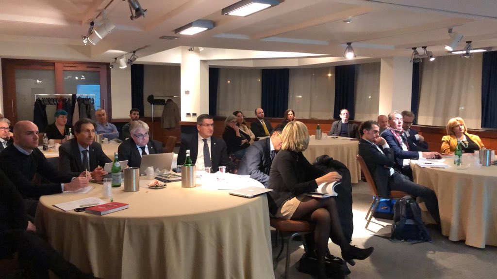 Osa Toscana Firenze ! Crisi d’Impresa , come prevederla e difendersi . Governare la reputazione della tua azienda . Osa Community aiuta le PMI Italiane e le rende più competitive con i risultati!