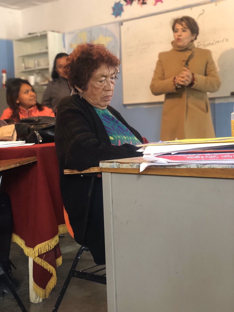 AnastasiaVega21's tweet photo. De gira por #Teotihuacán también visite el #CEAJA Lic. Maria Lavalle Urbina, quienes trabajan para impulsar el futuro laboral y académico de sus #Estudiantes, siempre atentos de brindar oportunidades a #JóvenesYAdultos del @Edomex @SEB_Edomex @alexfedezcam https://t.co/4CQpbrkFil