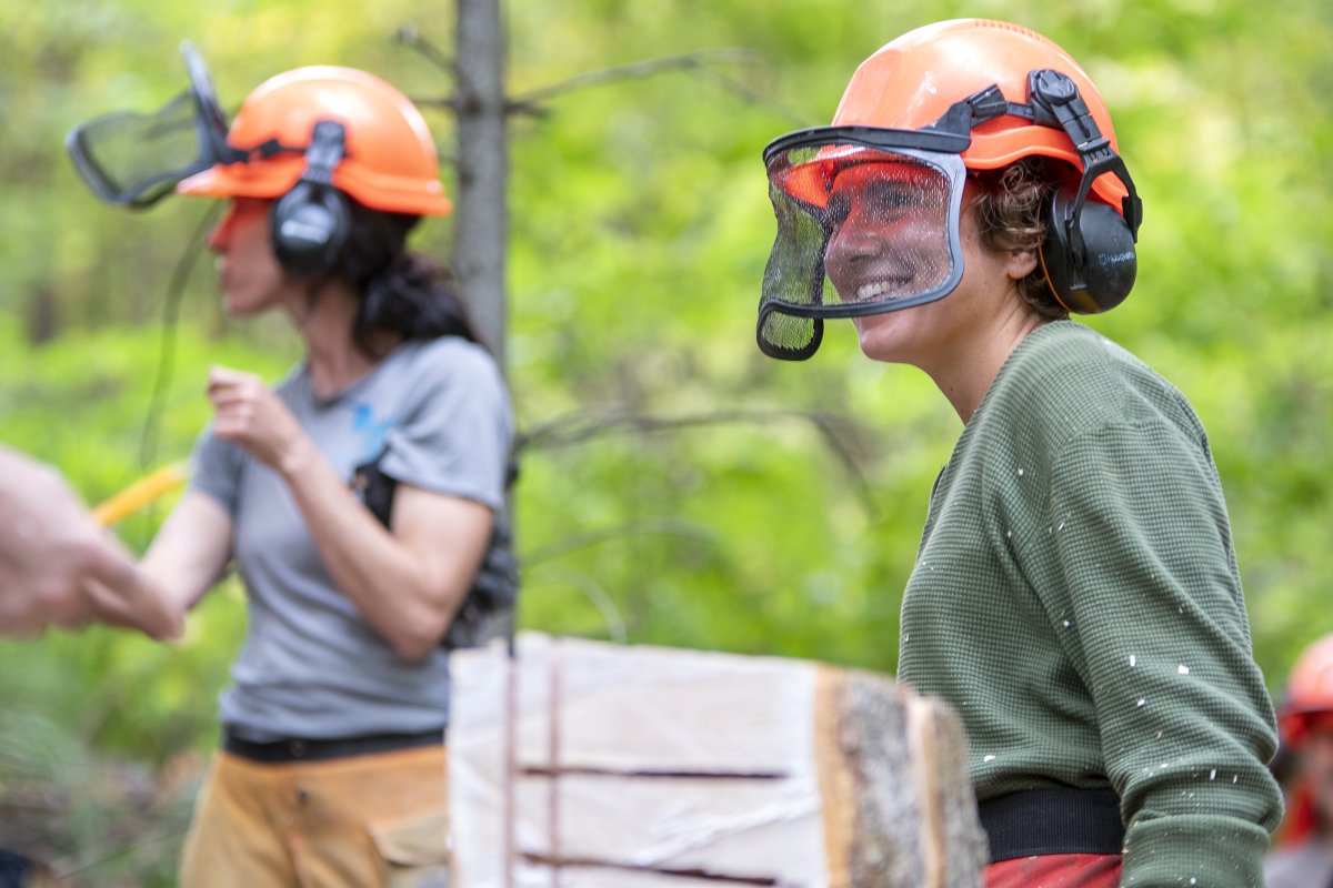 VTForestSummit's tweet photo. Women are responsible for 38% of #Vermont’s forested land. The new @WomensWoodlands Network aims to educate & empower female landowners. Link to full story: https://t.co/7KGffqXSxk. #gameoflogging #forestproud #vermontwood https://t.co/t6ZpnzsPk2