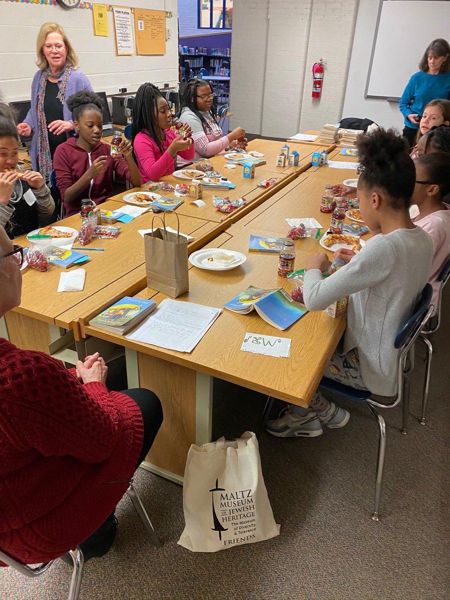 y_wallacechuh's tweet photo. A few young lady 5th Grade Noble Scholars meet with @NCJW National Council of Jewish Women for Book Club. What’s better than discussing a book and having lunch pizza.
/Cleveland #WaitingForTheMagic by Patricia MacLachlan https://t.co/rGCdeeLwXn
