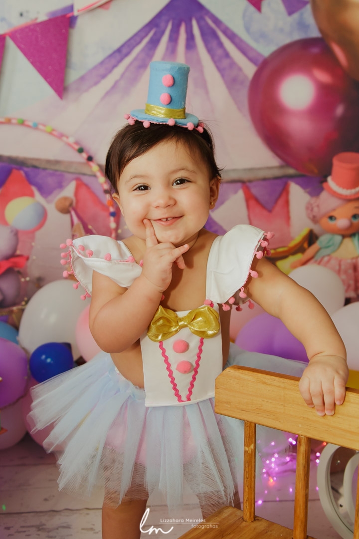lizzaharafotos's tweet photo. O GRANDE CIRCO DA MARIANA CHEGOU! 🎪
🎪🎠🎉🎈🤡
#smashthecake #fotografiainfantil #kids #circus #circo #circoparty #circusparty #lizzaharameirelesfotografias #mamaecriativa #fotodeestudio #circorosa #umano #1ano #primeiroaninho https://t.co/F2gsTP2hK7