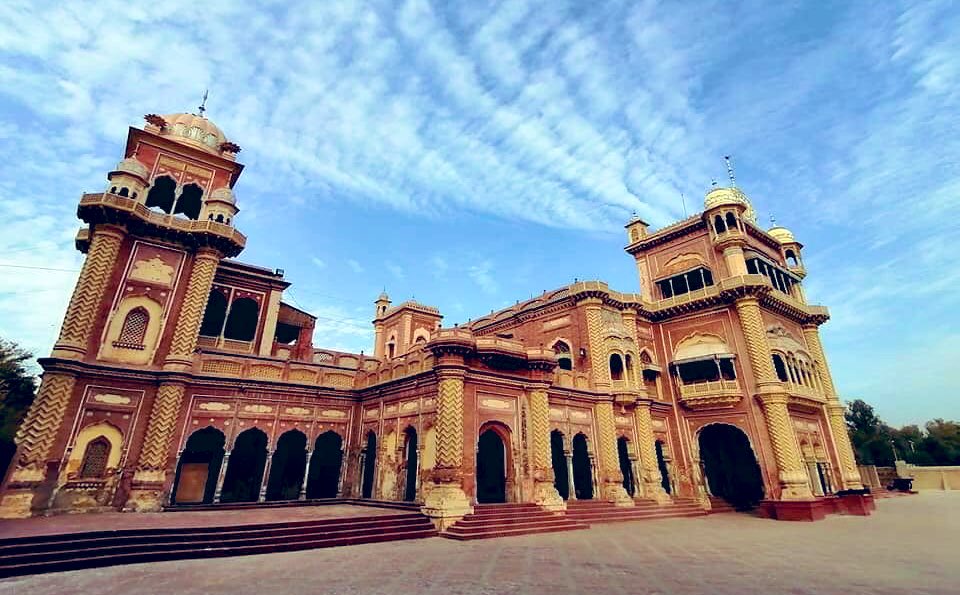 Sangrisaeed's tweet photo. Faiz Mahal #Khairpur 

was built by Mir Sohrab Khan in 1798. #Khairpur state was merged with #Pakistani State in 1955.

#Sindh https://t.co/oCLrX5LGxf