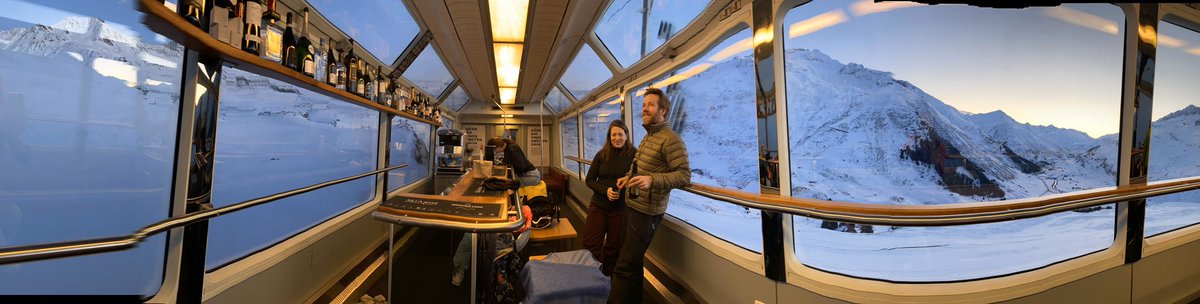 rchonthego's tweet image. Nobody does transit like the Swiss.  Village to village on skis. Apres ski train car back to the start. #Andermatt ❤️