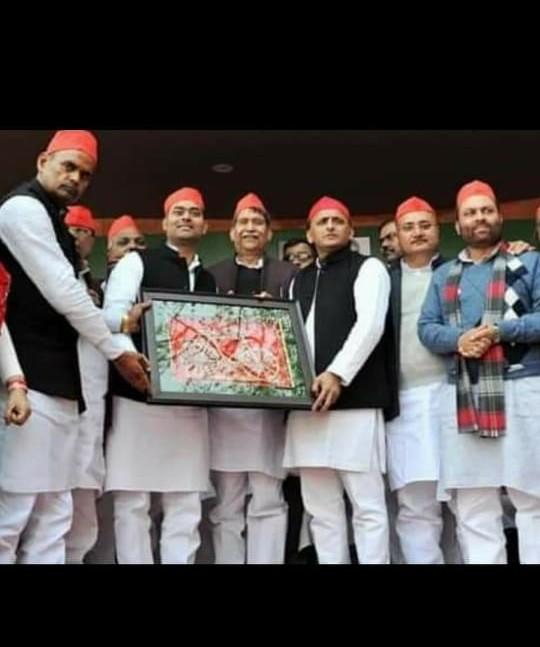 RPCoffice's tweet photo. आज समाजवादी परिवार  में पुनः शामिल कराने के लिए आदरणीय अध्यक्ष  श्री @yadavakhilesh जी का बहुत बहुत धन्यवाद एवं आभार। https://t.co/DYhqk4wNI8