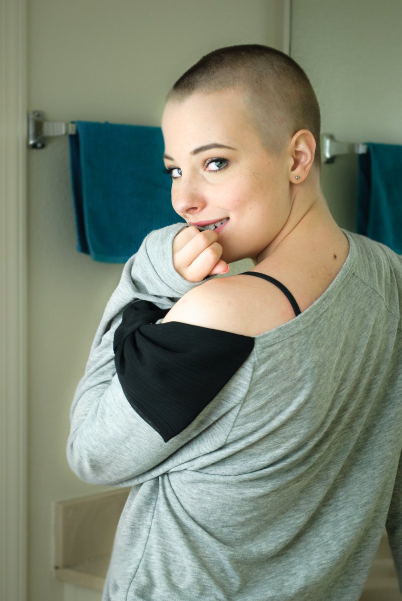 _rilemi's tweet photo. The lovely @frostedlemon - one of our last shoots before I moved in 2014! https://t.co/mrPl9vBJax