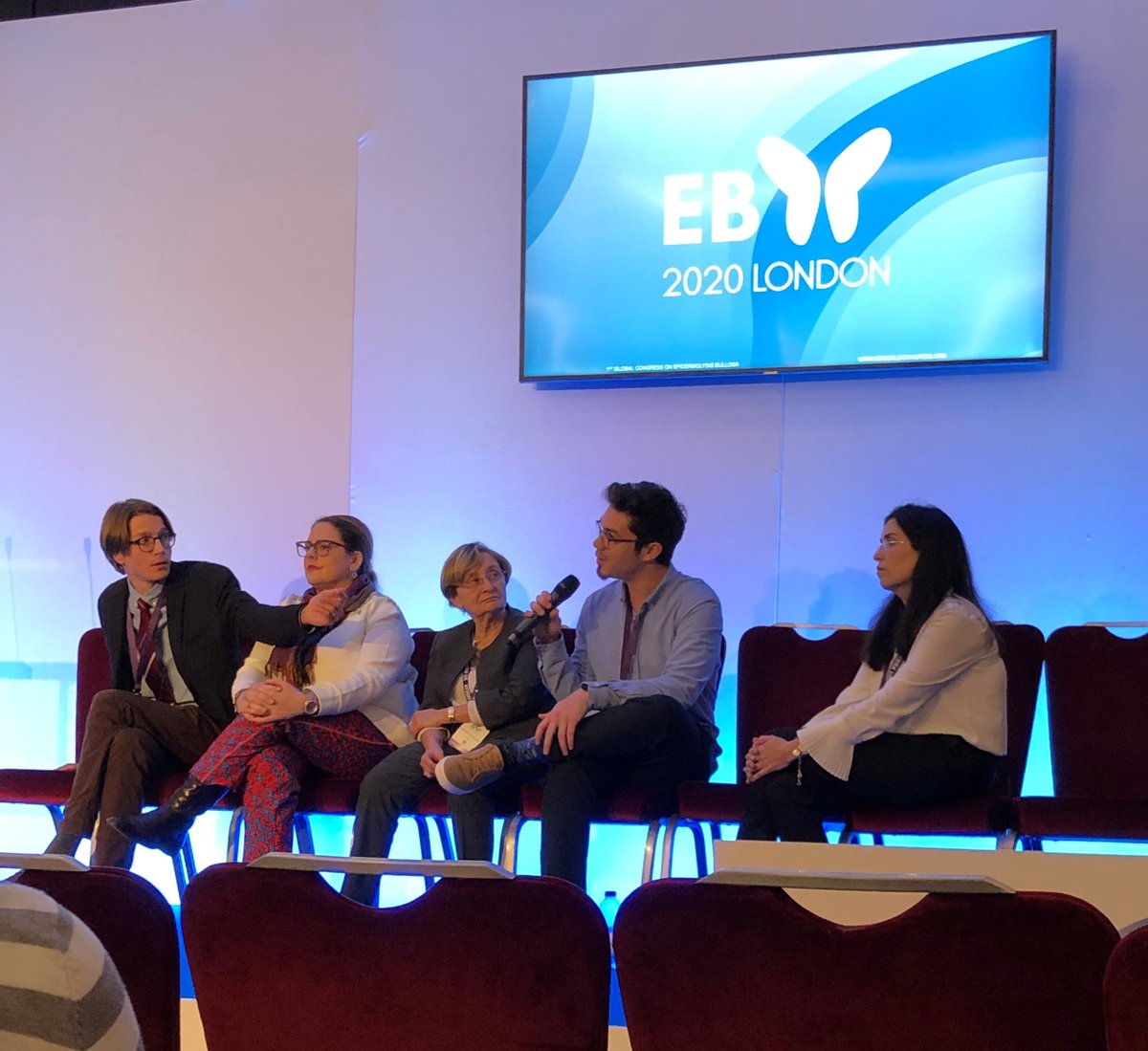 Master_bio_UC3M's tweet photo. Esteban Chacón Solano, investigador del @CIEMAT_Moncloa @CIBERER @uc3m @Hospital_FJD, ha participado en #EB2020 en el panel de debate sobre #fibrosis en #epidermolysisbullosa. @BioInn_CIEMAT #EB  #EBWorldCongress https://t.co/X9kc5A7ftS