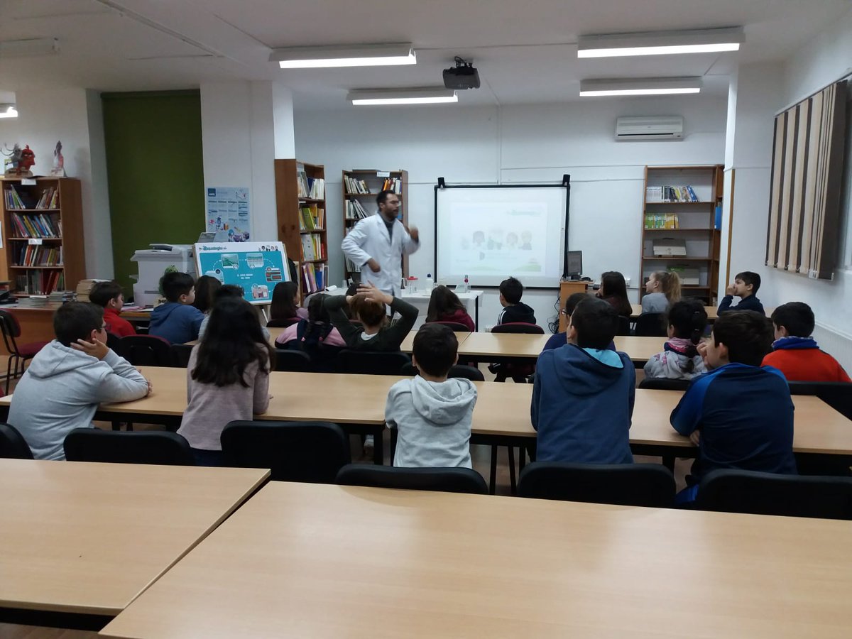 En Arroyo de La Luz han retomado el curso aprediendo sobre el ciclo del #agua 💦 y sobre cómo cuidar de este recurso. Hoy, sesión de #Aqualogía en el colegio Nuestra Señora de La Luz de la mano de la UTE del #agua 👏👏