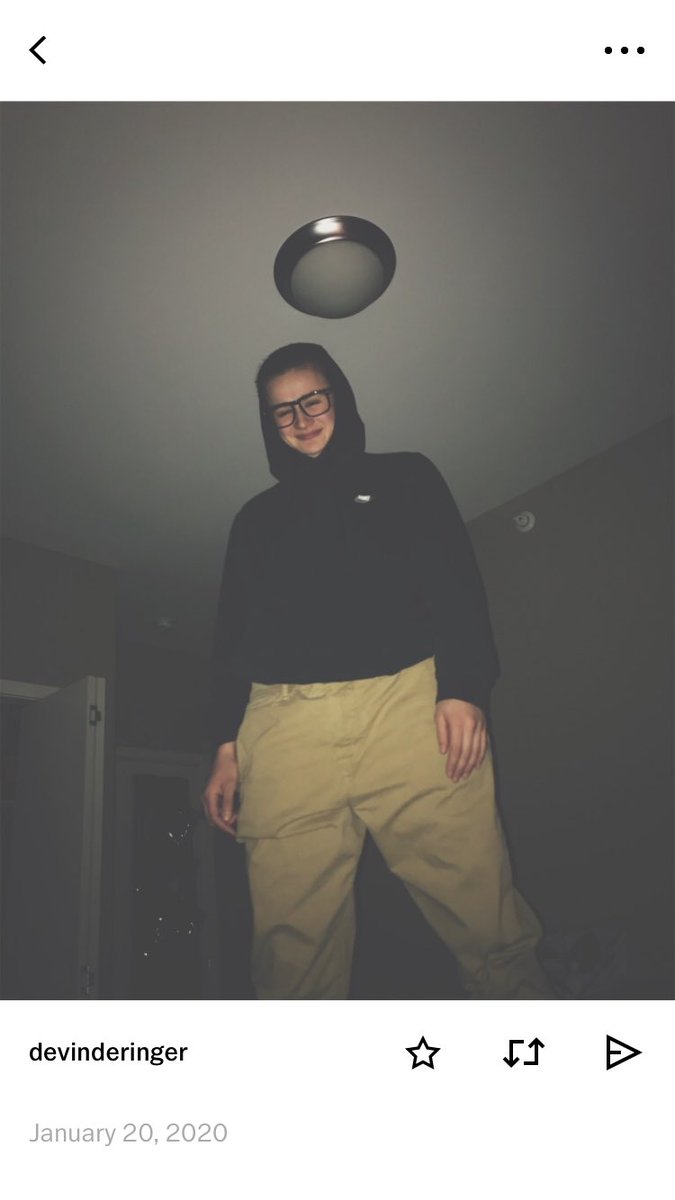 AnneHolzgrove's tweet image. What I post of my boyfriend v what my boyfriend posts of me this is a scam