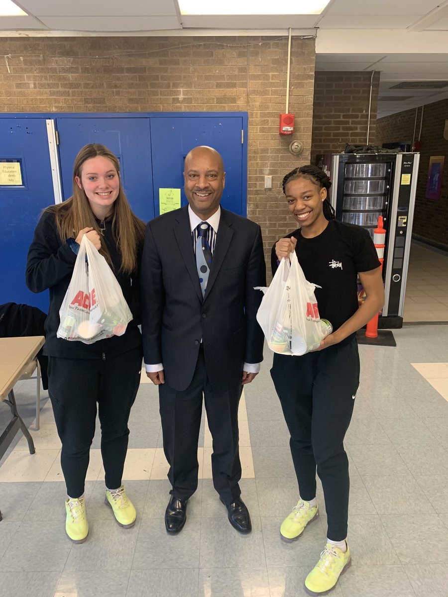 4realcoacht's tweet photo. A great day of service at school was followed by donating canned goods at the Annual MLK Showcase Tournament. This could only be topped by earning a tough win against a scrappy Penn Wood team. #warriorservice #warriorpride #LifeLessons https://t.co/m9r7MObuJ7