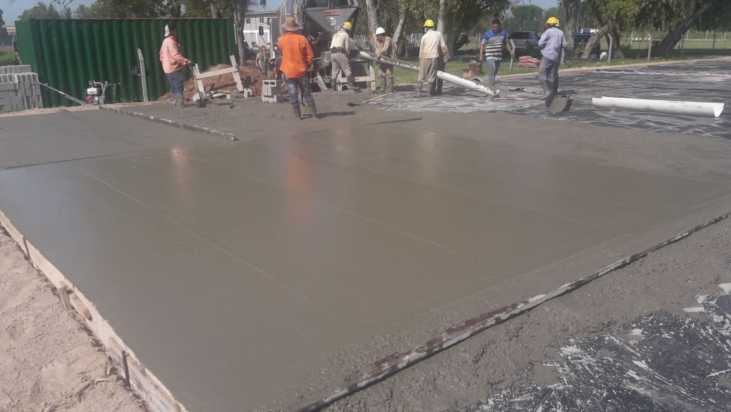 #ITUZAINGO 
Hoy se terminó el playón multiuso de la Ciudad Deportiva!!!!
Que alegría y orgullo tenemos!
Otro paso más.
Seguimos haciendo historia.
Felicitaciones a toda la Comisión Directiva !
Con esfuerzo, honestidad y sacrificio todo se puede!
Vamos por más!!!!!