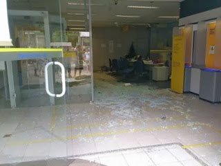 CearaNoticia's tweet photo. Caiu em 66% os assalto a banco no Ceará em 2019 - https://t.co/vfTALxHjhc https://t.co/hZ2Clmvm3S