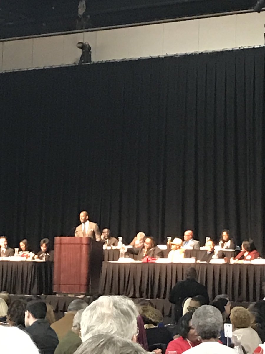 KBinard's tweet photo. What an amazing day - was inspired by Andrew Gillum’s  message at the MLK luncheon - make a difference and value the ballot - make sure you vote in 2020 and get everyone around you to vote too!!  Thanks Kim Armstrong ⁦@IllinoisCentral⁩ for the invitation!! https://t.co/BHPaxjraju