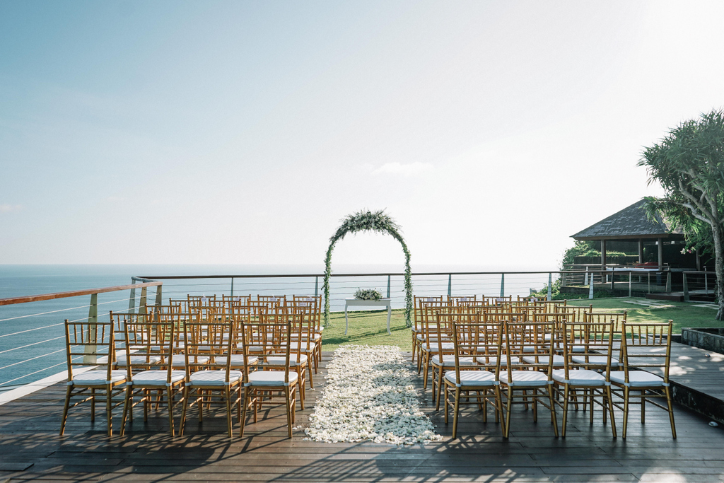 botanicawedding's tweet photo. When your wedding meets the sea 🌊
See more at the full gallery here from Carmen & Adrian's wedding day---> https://t.co/rNbv0FaGA4
(📸@axioo.bali)
#baliwedding #baliweddingplanner #baliweddingvenue #baliweddingvenues #balibride #balibridetobe https://t.co/Sbx0Vkblni