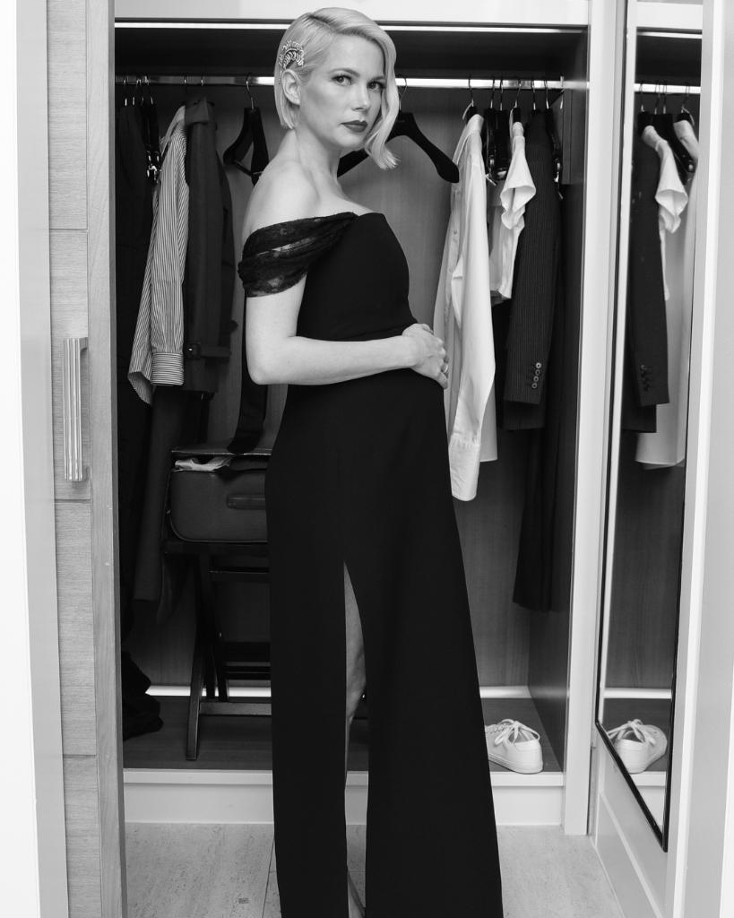 LouisVuitton's tweet image. #MichelleWilliams wore a custom #LouisVuitton gown by @TWNGhesquiere  to the 26th Annual #SAGAwards where she won Oustanding Performance by a Female Actor in a Miniseries for her role in “Fosse/Verdon”.