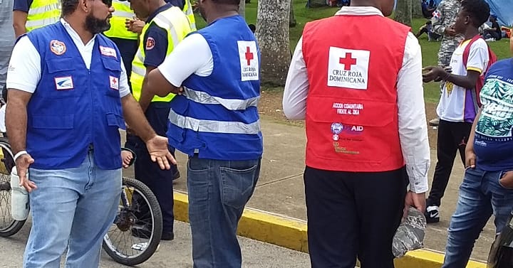 crdbavaro's tweet photo. Higüey- lunes 20 de enero voluntarios de la filial de #cruzrojadominicana de Veron Bavaro Punta Cana, dando apoyo a la filial de Higüey durante el operativo en la basílica de Higüey en la festividad de la #virgendelaaltagracia. #PactoPorLaVidaRD #ifcr https://t.co/CgMfPZKHmo