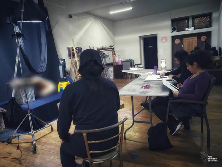 AHSesiones's tweet photo. ¡En sesión!
#lunesdedibujo en #EspacioMonCa
Dibujamos a Vid esta tarde
#buenostrazos #dibujandoando
#saladibujar #art #arte #dibujo #desnudo #illustration #drawing #draw #picture #artist #sketch #sketchbook #paper #figuredrawingCDMX #figuredrawingMexico #lifedrawingsessio… https://t.co/BqCfdmxddk
