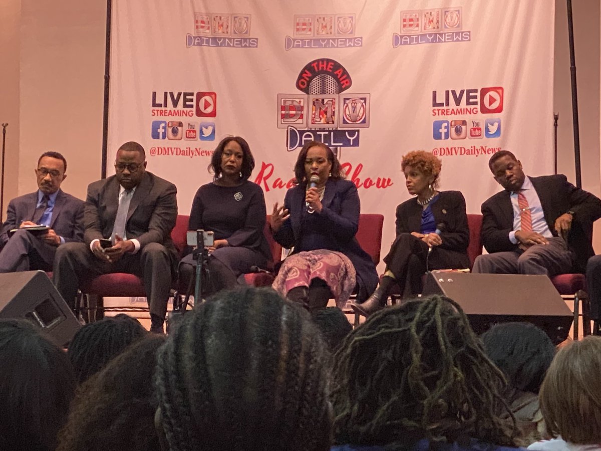kristyfoglePAC's tweet photo. @jillpcarter @JillPOnTheHill just straight up owned being the “unapologetic progressive” on the stage and called OUT Moderate Dems and Republicans “playing footsie with the insurance industry” while voicing her support of #MedicareForAll 🗣‼️#JillOnTheHill #CarterForCongress https://t.co/XlLwBsJA83