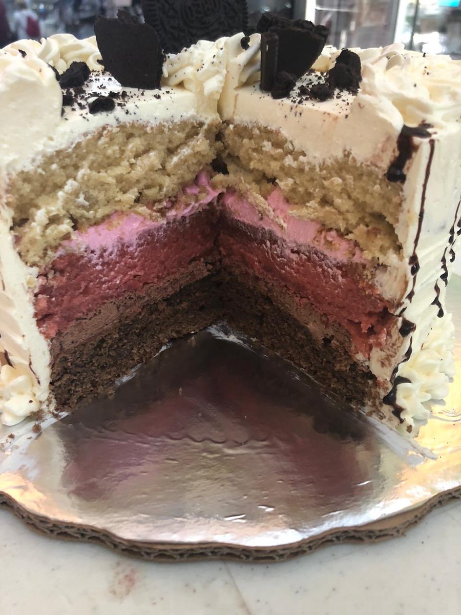Stock_Campeche's tweet photo. La chef Karina deleitó a las asistentes a la demostración del domingo con la receta del PASTEL NAPOLITANO, que es toda una delicia. 
👩🏻‍🍳🎂💖 https://t.co/IH3Z5NVScl