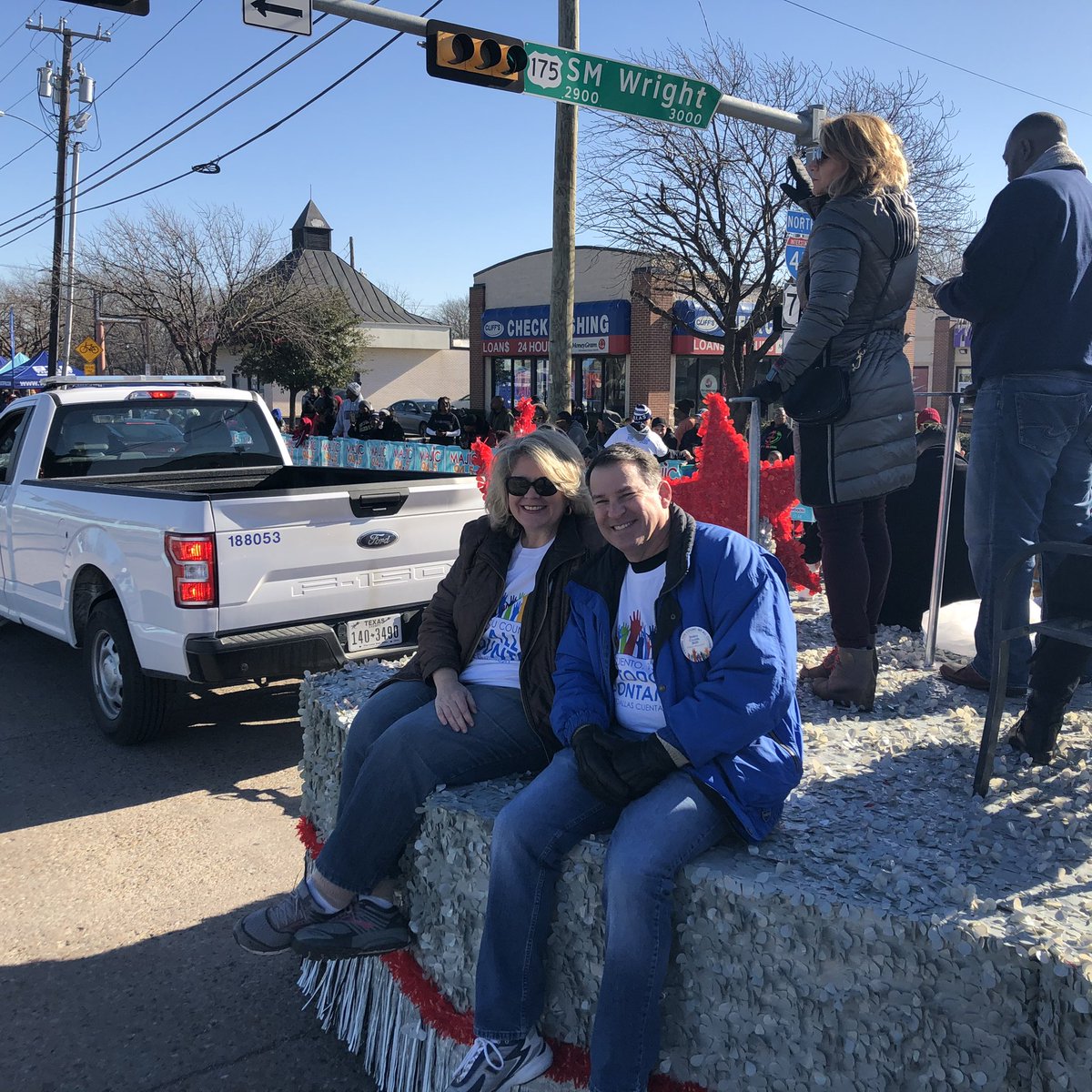 caraathome's tweet photo. Celebrating the legacy of Rev. Dr. Martin Luther King Jr. with a parade on MLK Blvd & in front of the MLK Center. A man who made the world better by his ideas, words, and deeds. #StopTheViolence #MLKparade2020 #CityCouncilFloat #NeedMoreCandyNextYear #Unity #Community #OneDallas https://t.co/aRJmFxR4NI