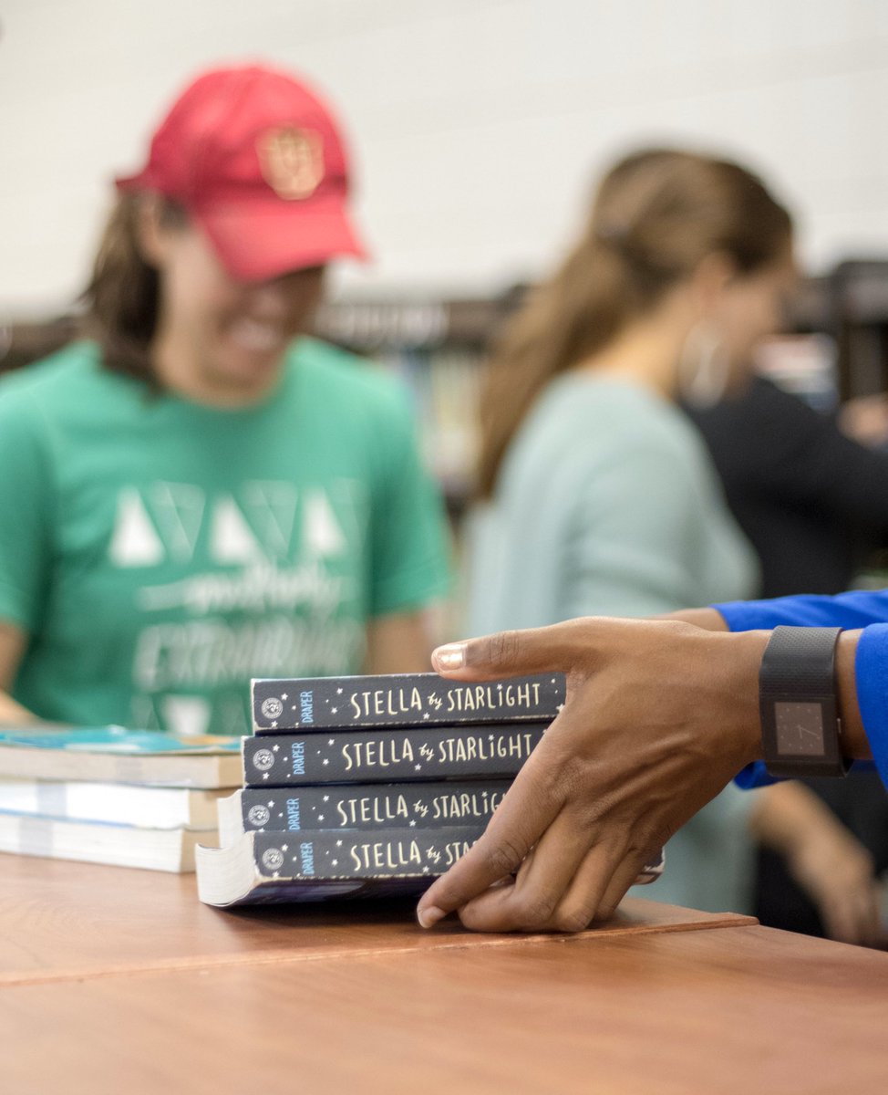 BullClassrooms's tweet image. Throughout the fall, Bull City Classrooms helped @EnoValleyDPS during a renovation of their library. We’ll be back at the end of January to continue volunteering! Sign up at bullcityclassrooms.org/events and help out our @DurhamPublicSch