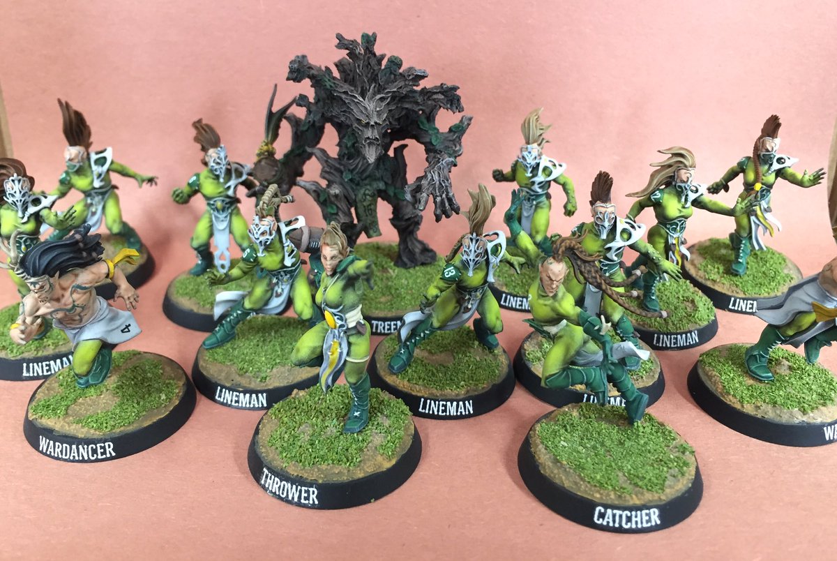 kitdub's tweet photo. Finished painting up my Wood Elf #bloodbowl team!!!! All elf sculpts by #gamesworkshop #paintmoreminis https://t.co/NTGUjR97Ky