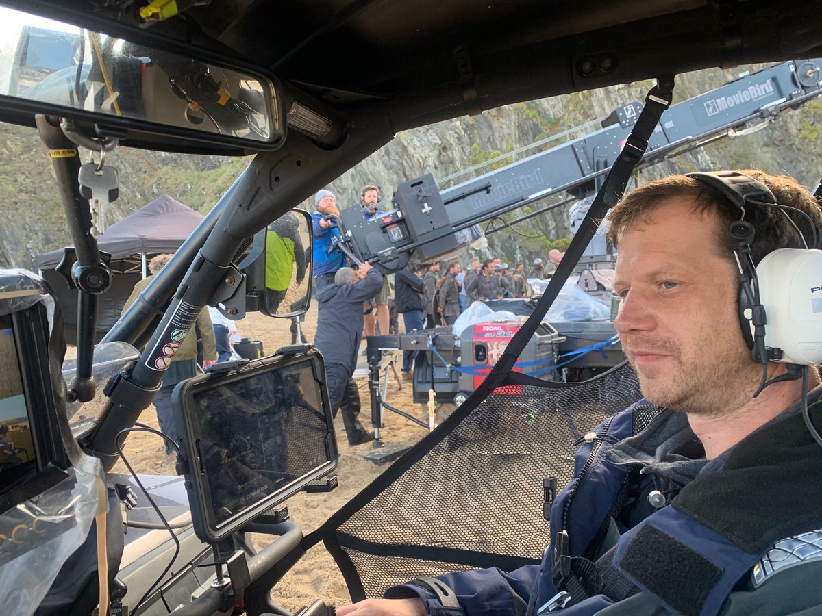 DuncanBarbour's tweet photo. And t view of & frm my office a few months ago is the ‘Robin’ tracking vehicle mounted with @CamRevolution new TYR ARM #tyrarm #minilibra This robotic arm mounts on top of the vehicle & offers 360deg views around the tracking vehicle at various heights. Cool bit of kit https://t.co/Shvdrbw7i8