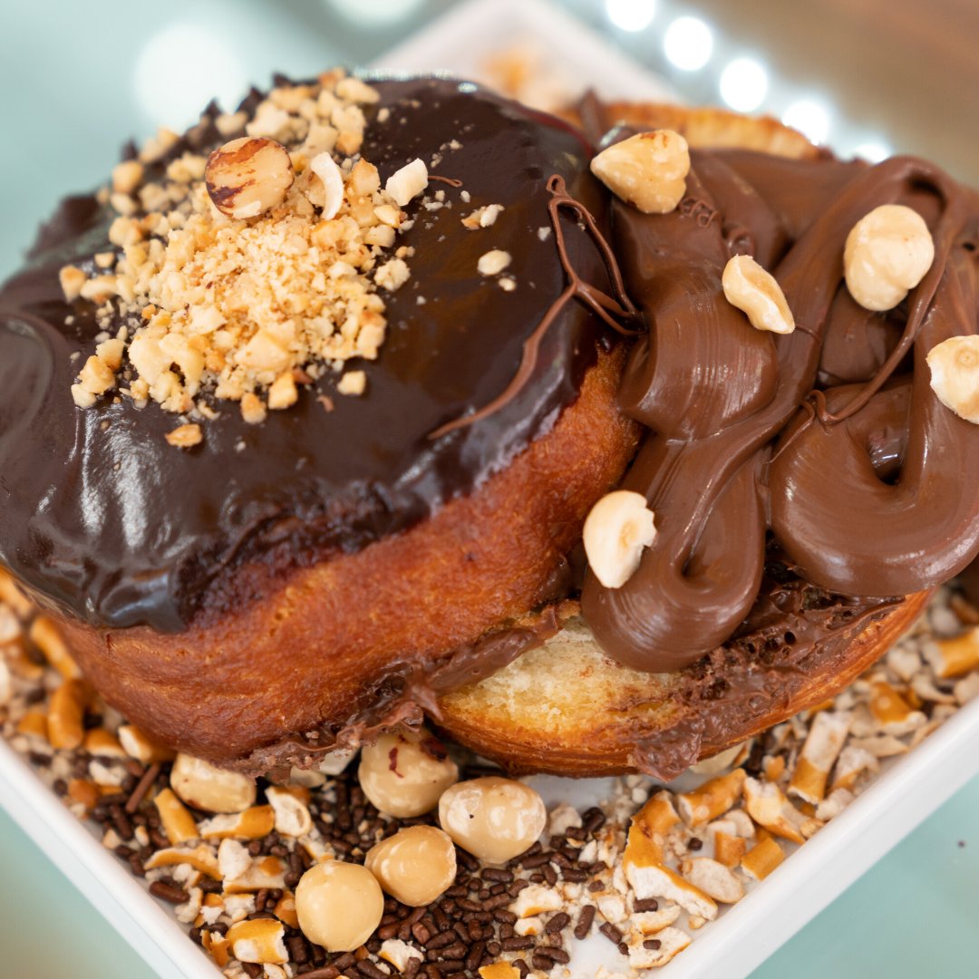 HappyPlaceDonut's tweet photo. No such thing as too much chocolate! 🥴 https://t.co/NY3klVf1vS