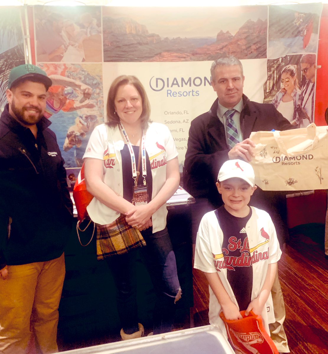 RyanRizalado's tweet photo. The Starnes are ready to #StayVacationed in Florida. They were really excited about their FREE Limited Edition Diamond Bag signed by #TeamSTL...  #DiamondCareers #OPCisLIFE #RizzoEffect https://t.co/fDNPcjTxYj