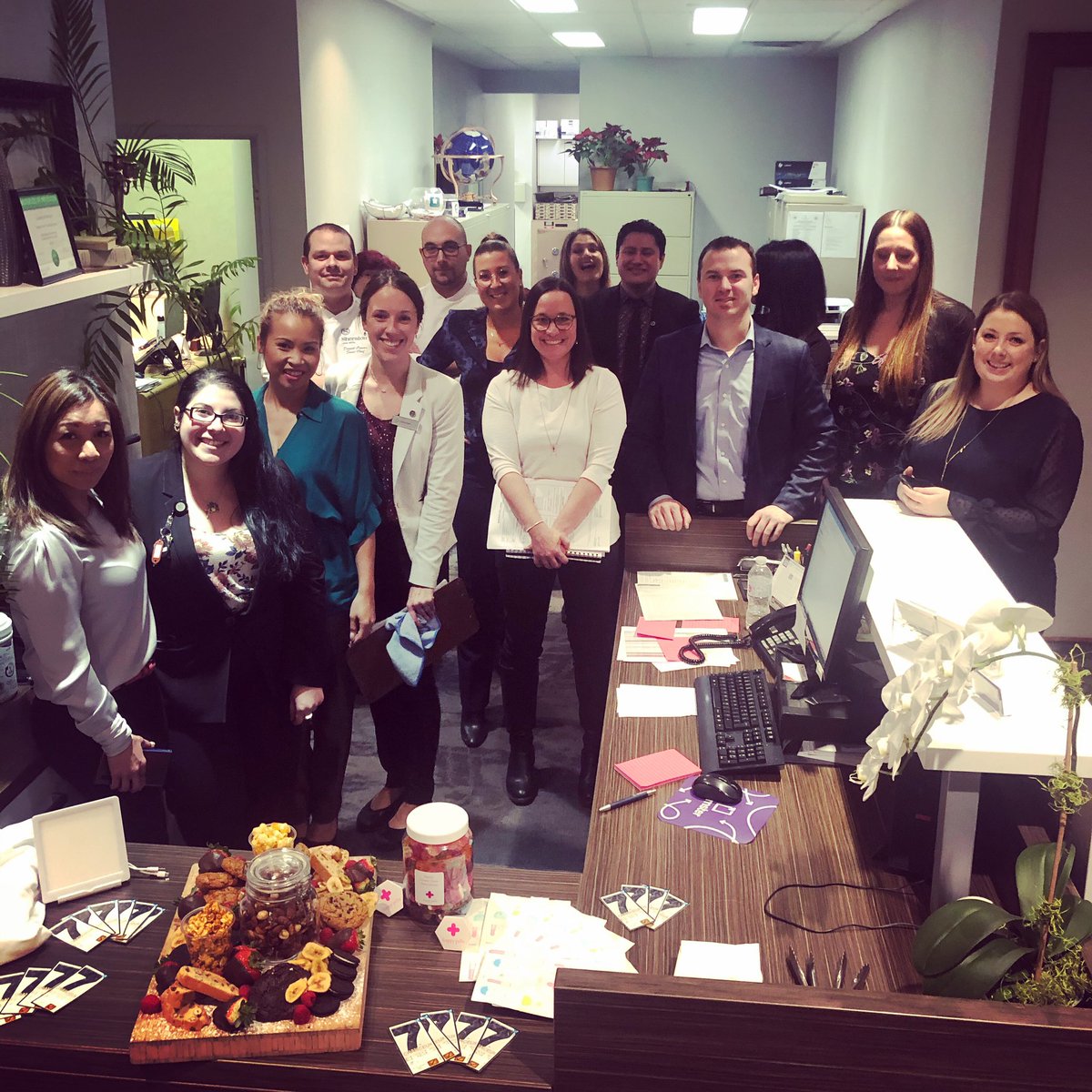 SheratonLaval's tweet photo. Le Sheraton Laval a offert une petite pause sucrée/salée au personnel administratif pour contrer les effets du #bluemonday  #sheratonlaval #experiencelaval #laval #hotel https://t.co/un3Hz154Cg