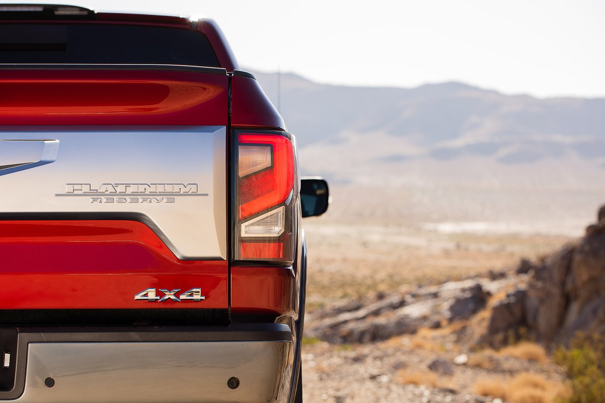 OfLithia's tweet photo. Escápate el finde con #TITANAdventure 
#2020TITAN #NissanTITAN #NissanTrucks

El TITAN Platinum Reserve 2020 aún no está a la venta. Disponibilidad esperada para inicios del 2020. https://t.co/MgV2iYsOo6
