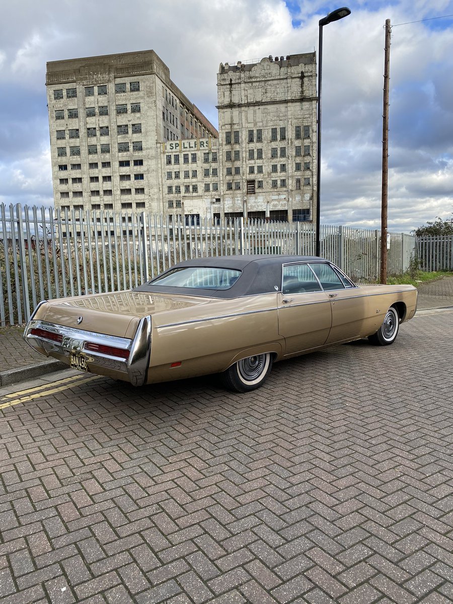 LAStretchLimos's tweet photo. 1969 Chrysler imperial LeBaron #Chrysler #classiccars #limohire #Musicshoot #videoshoot #GantsHill https://t.co/9sxELswjQN