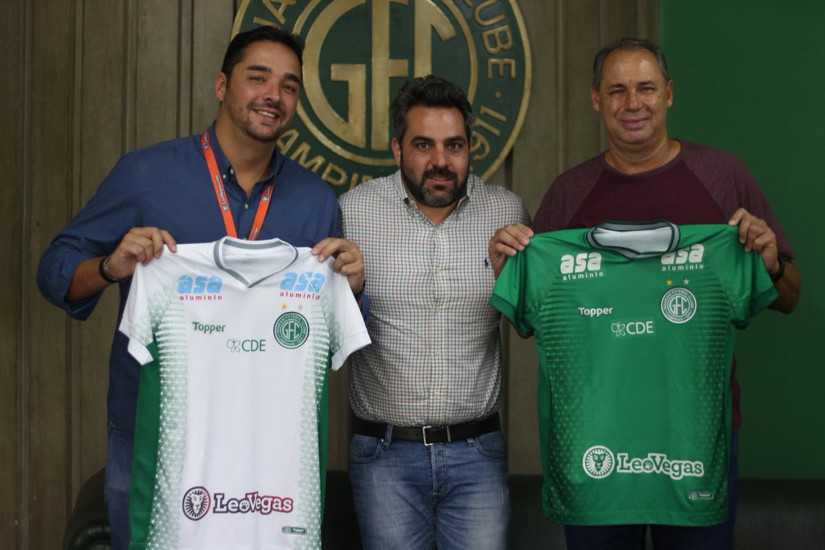 guaranifc's tweet photo. O Guarani fechou um novo patrocínio para o seu uniforme. O clube assinou contrato com a LeoVegas, uma empresa sueca de jogos para celulares e apostas esportivas online. O representante da marca e ídolo bugrino, Evair, esteve presente hoje, no Brinco, para selar a parceria. https://t.co/6uPVQurt0r