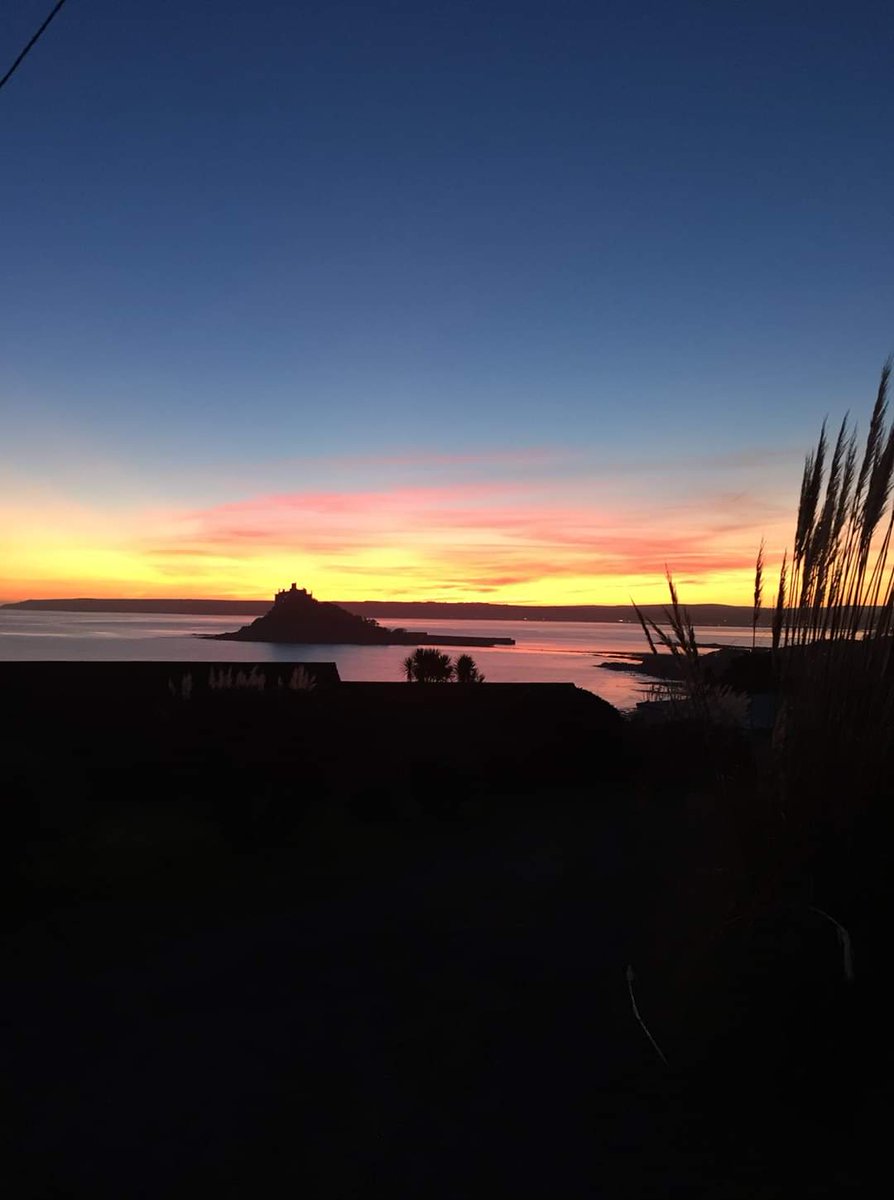 The sunsets have been spectacular the last couple of nights.
Credit to Bex for this picture.
#IslesOfScillyParking #Scillies #Parking #Sunset